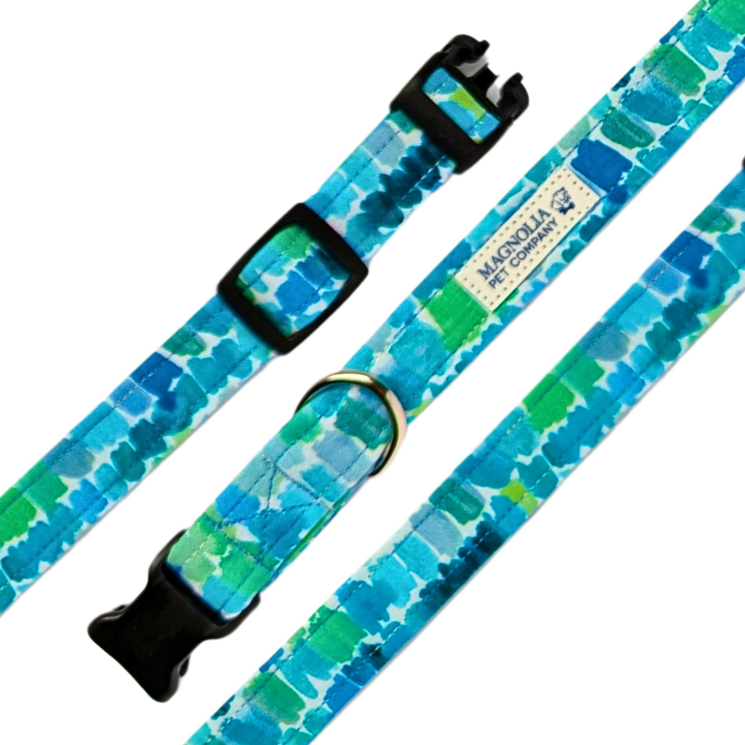 This eye-catching collar features a lively pattern of brush strokes in blue, green, and aqua, creating a colorful and artistic look.&nbsp;